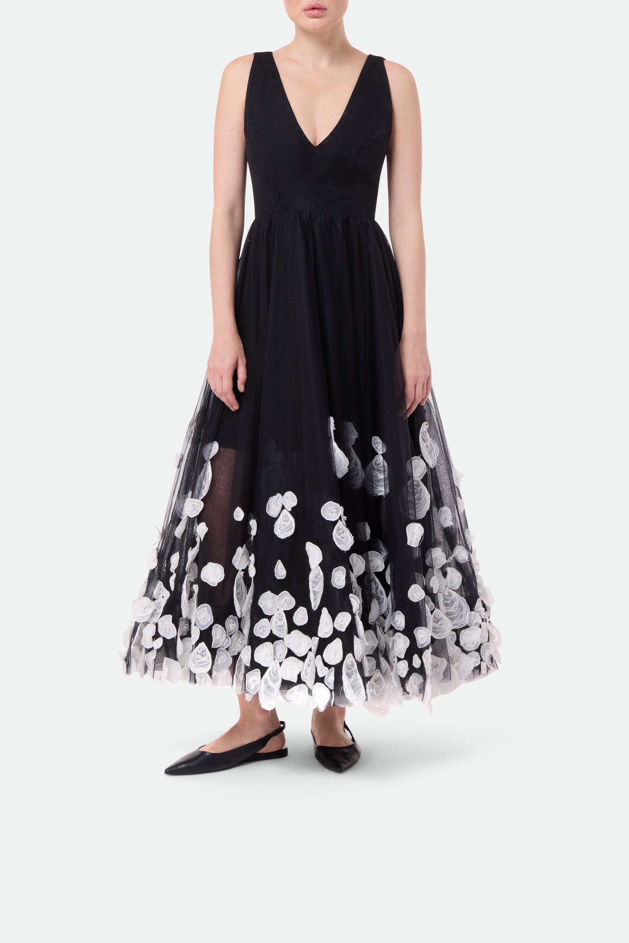Oyster embroidered swing dress Razan Alazzouni Oyster embroidered swing dress Razan Alazzouni